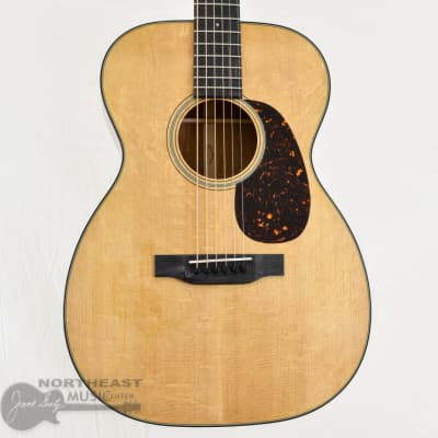 C.F. Martin Custom Shop "00" Bearclaw Sitka Spruce w/ Quilted Mahogany Back and Sides (s/n: 7347) image 2