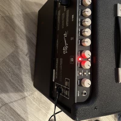 Fender Rumble 40 V3 40-Watt 1x10" Bass Combo 2015 - Present - Black image 15