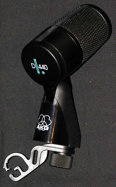 AKG D440 Dynamic Microphone