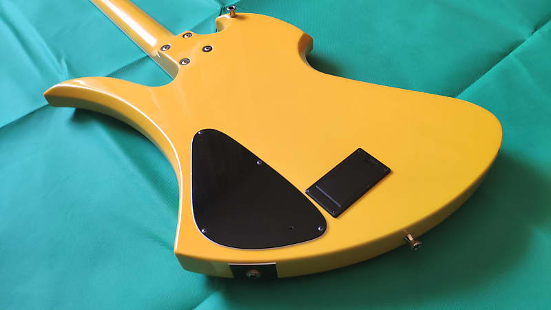 Burny MG-145S／イエローハート／FERNANDES／hideモデル Amazon | BURNY バーニー エレキギター MG-145S Heart Yellow