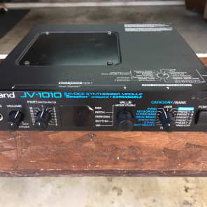 Roland JV-1010 with M-Audio Keystation 61 and Custom Wood Case Roland JV-1010 M-Audio Keystation 61 Wood image 7