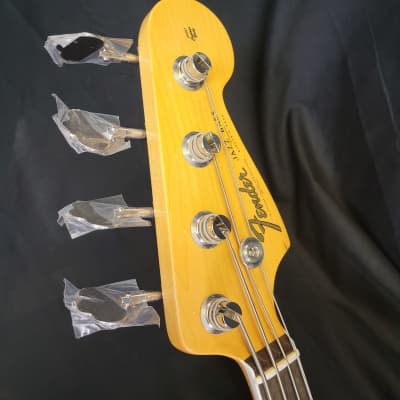 Fender Rarities Flame Ash Top Jazz Bass®, Ebony Fingerboard, Plasma Red Burst image 9