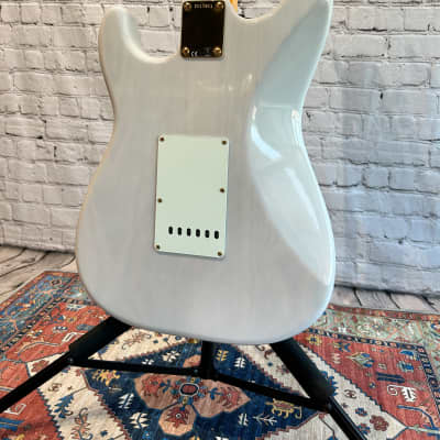 Used Fender STRATOCASTER Classic Player 50's Electric