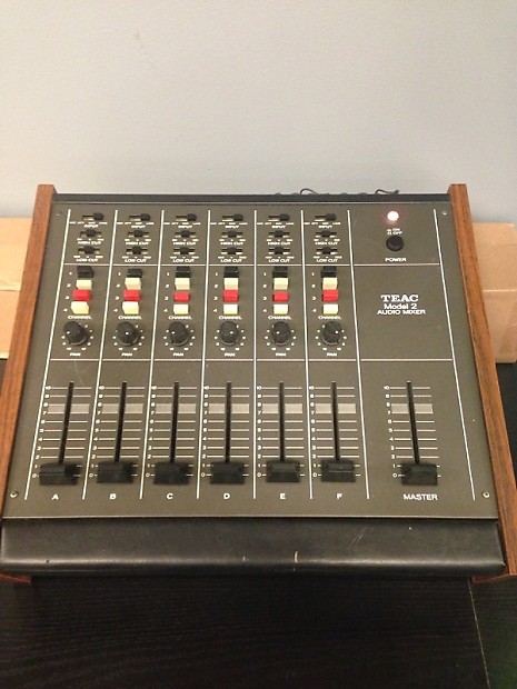 TEAC Model-2 Audio Mixer 6チャンネル Bibb Technical Services. TEAC Model 2 Audio Mixer
