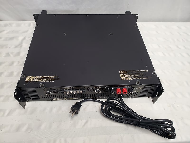 YAMAHA P1600 2 CHANNEL STEREO POWER AMPLIFIER #3031 160 YAMAHA P1600 2 CHANNEL STEREO POWER AMPLIFIER #3031 160
