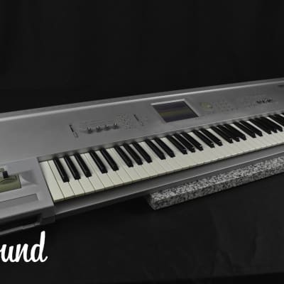 Korg Triton Pro 76-Key 62-Voice Polyphonic Workstation (1999 