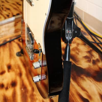 Fender 2012 3-Tone Sunburst Telecaster Electric Guitar image 3