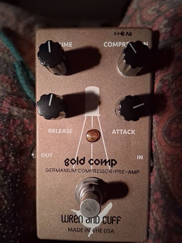 Wren and Cuff Gold Comp