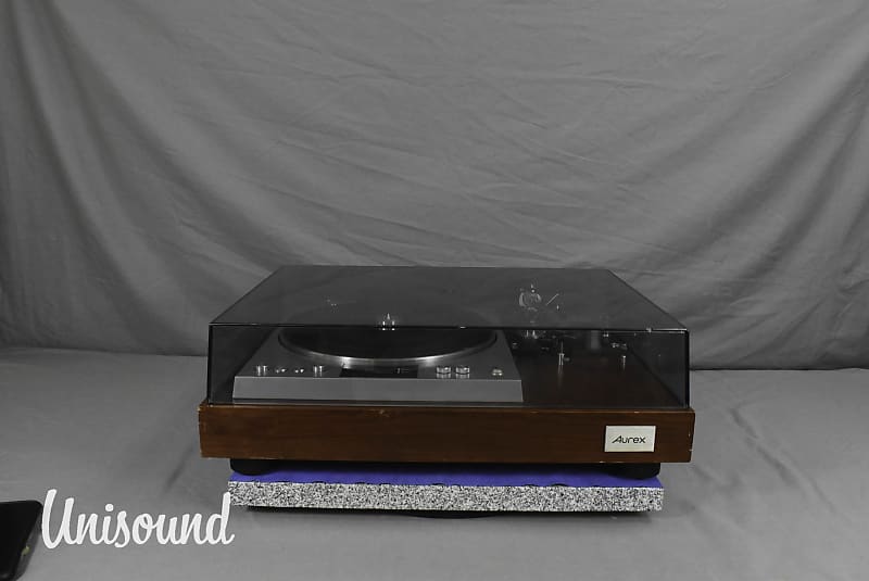 Aurex SR-410 Direct-Drive Turntable Record Player in Very Good Condition