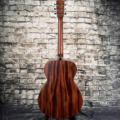 Breedlove Discovery S Concerto Sitka-African Mahogany image 5