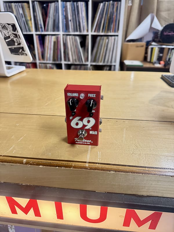 Fulltone '69 エフェクター Fuzz Amazon.com: Fulltone 69 MkII Fuzz Pedal : Musical Instruments