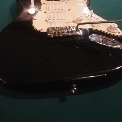Vintage SE Squire Strat by Fender  1989- mid 1990's image 10