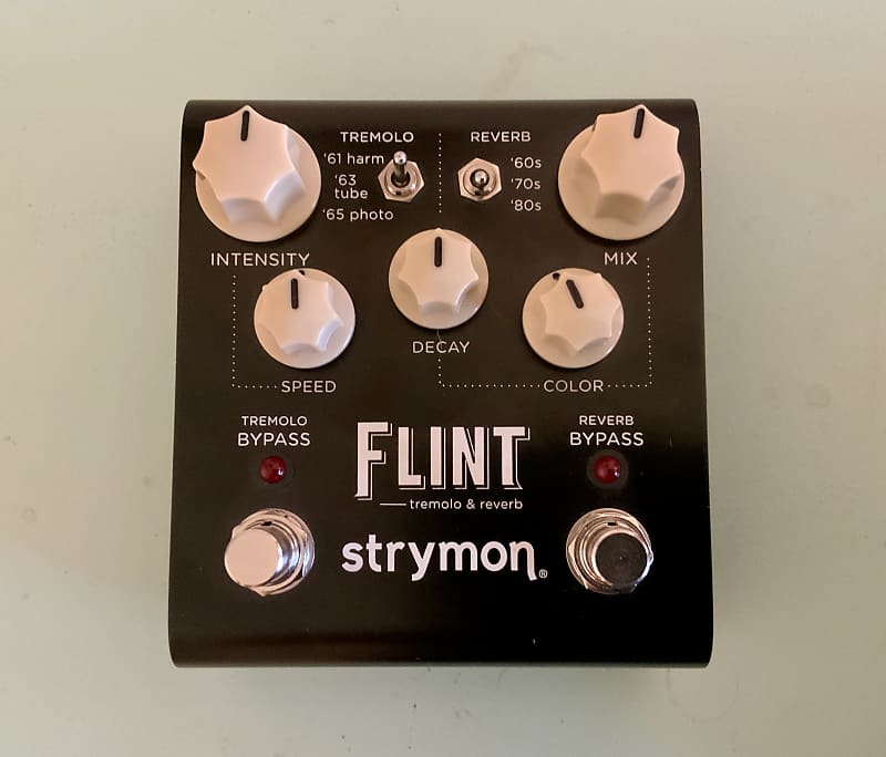 Strymon Flint Reverb and Tremolo V1 2012 - 2022 - Black with Strymon Flint Reverb and Tremolo V1 2012 - 2022 - Black with