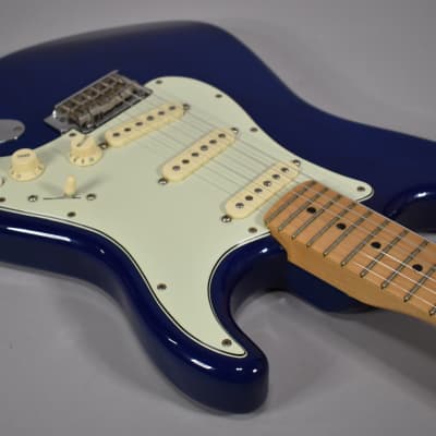 2019 Fender Deluxe Stratocaster Sapphire Blue Finish Electric Guitar w/Bag image 8