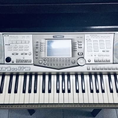 Yamaha psr 2100 Digital Keyboard with original power supply great