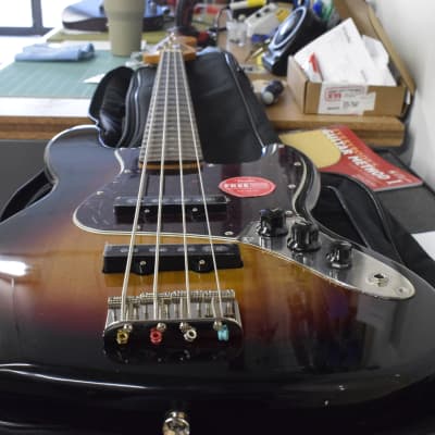 Squier Classic Vibe '60s Jazz Bass 2019 - Present - 3-Color Sunburst image 9