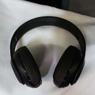 Beats Studio 3 Headphones (Used) image 3