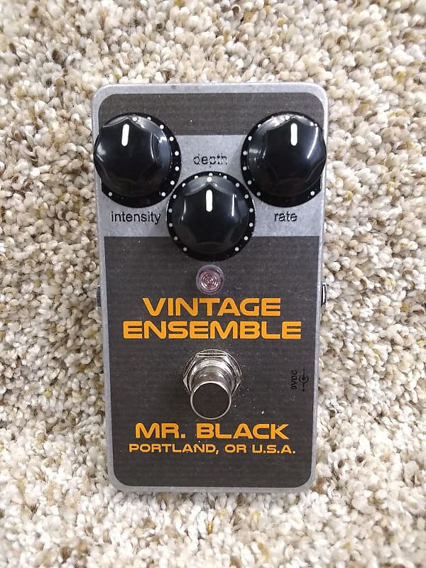 Mr. Black Vintage Ensemble