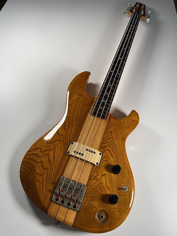 1980 Aria Pro II TSB-550 – Tym Guitars Online