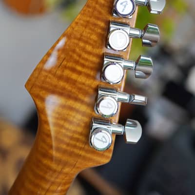 Fender STRATOCASTER CS AMERICAN CUSTOM HONEY BLOND ASH ROASTED TIGER V NECK 2023 - Honey Blonde image 8