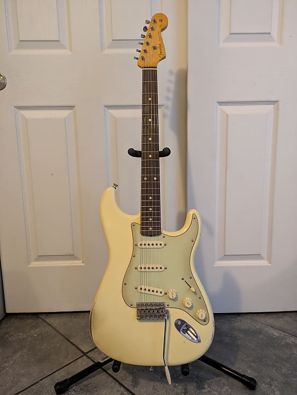 Road Worn'60S fender mexico ストラト Fender Road Worn '60s Stratocaster Guitar | zZounds