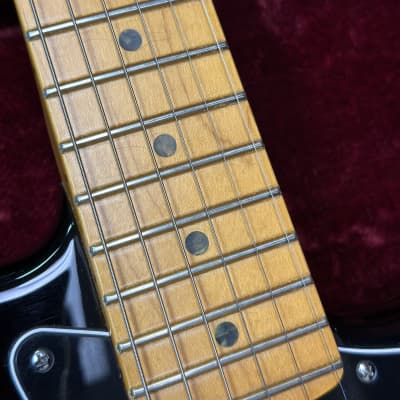 2011 Fender AM DLX Stratocaster V Neck - 2 Tone Sunburst image 11