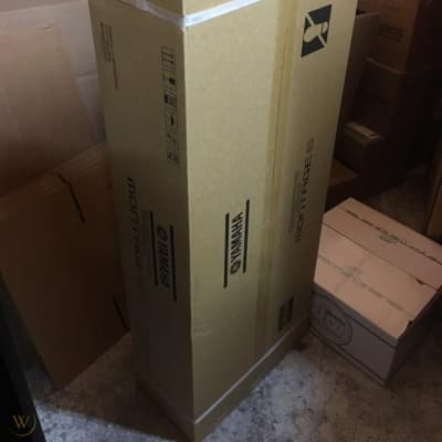 New Yamaha Montage 6 Flagship 61-Key Synthesizer White Edition