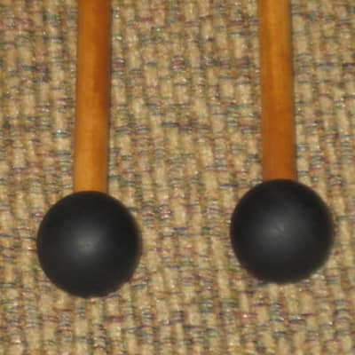 ONE pair new old stock (with packaging) Vic Firth M5 American Custom Keyboard Medium Hard Rubber Mallets, 1" Balls, for Xylophone (Xylo), Marimba, and Vibes. (VIC-M5) black hard rubber 1" balls, birch natural wood shafts (sticks) image 8