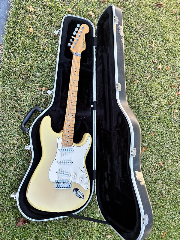 Fender Strat Plus Deluxe Electric Guitar | Reverb