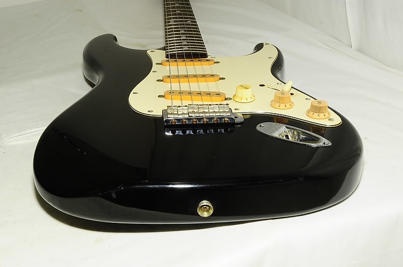 Fender Japan ST-33R 1986〜87年 フジゲン製 Fシリアル ビンテージ