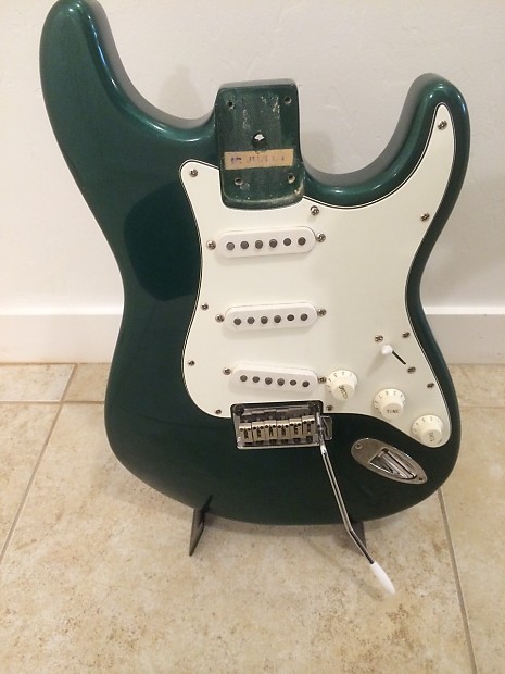 2001 squier stratocaster deals