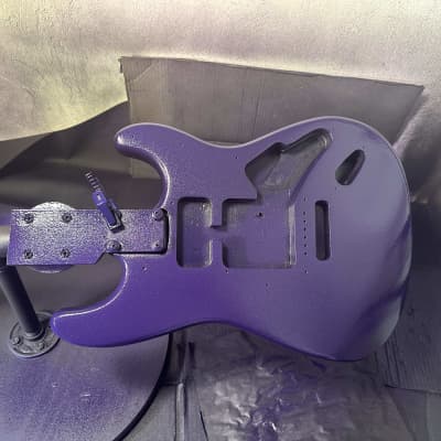 Fender Stratocaster ‘72 Vintage Reissue 1989 - Custom purple finish with metallic flake and a high-gloss clear coat image 14