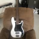 Fender Squier Affinity Precision Bass  2019 Olympic White