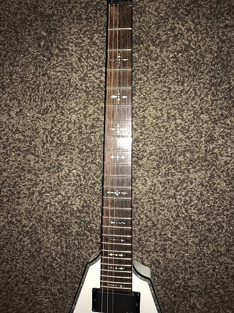 Schecter Hellraiser Flying V Electric guitar emg 89 pickups
