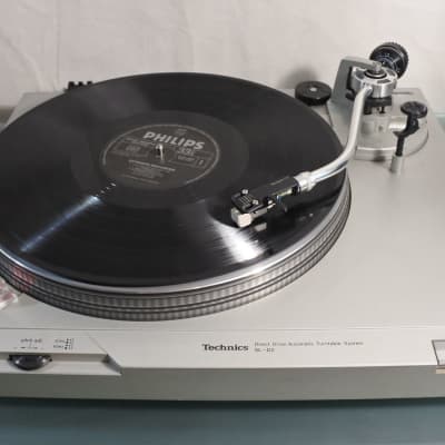 Platine vinyle Technics SL-D2 Direct Drive Automatic Turntable + cellule Numark image 1