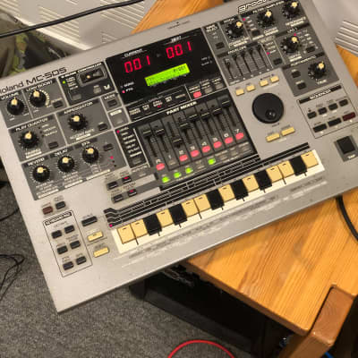 Roland MC-505 Groovebox