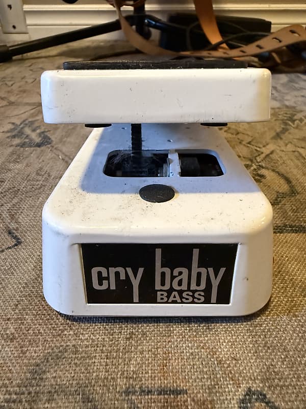 Dunlop 105Q Cry Baby Bass Wah | Reverb Canada