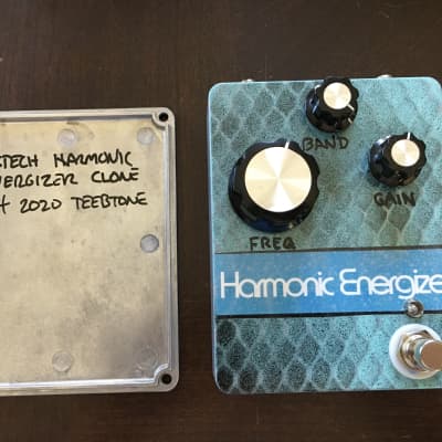 Teebtone Systech Harmonic Energizer Clone 2020 Teal/Light Blue - Hand wired and painted image 6