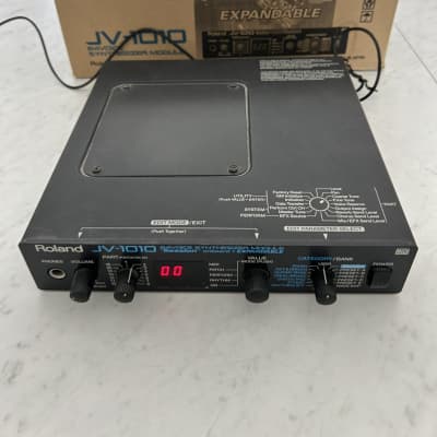 Roland JV-1010 64-Voice Synthesizer Module 1999 - 2003 - Black