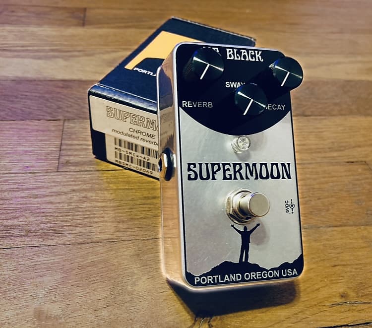 Mr. Black Supermoon Chrome