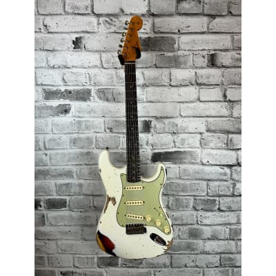 Fender Custom Shop Limited Edition 1962 Heavy Relic Stratocaster, Aged Olympic White Over 3-Tone Sunburst image 1