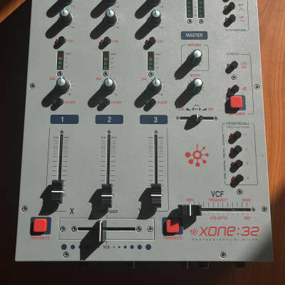 Allen & Heath XONE:32 UK SILVER image 1