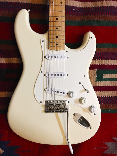 Squier Stratocaster MIJ 1985 Aged Vintage White
