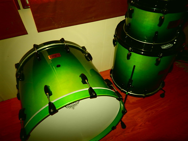 Pearl Drums - Masters Custom - MMX - Emerald Fade Lacquer - Black