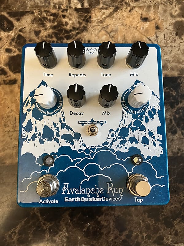 EarthQuaker Devices Avalanche Run Stereo Reverb & Delay with Tap Tempo