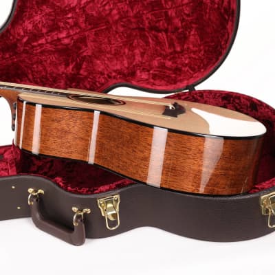 Taylor Custom Shop Baritone Grand Symphony Lutz Spruce and Black Limba 2023 image 7