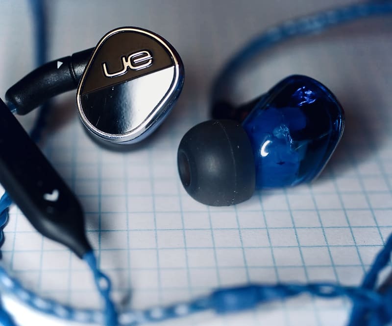 Ultimate Ears UE900S In-Ear Monitoring Headphones 2010s - Blue  			