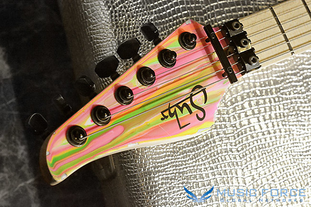 Pre-Owned Suhr 80s Shred guitar demo at GAK - YouTube