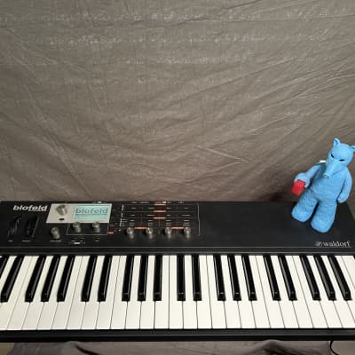 Waldorf Blofeld Keyboard 49-Key Synthesizer with Dust Cover