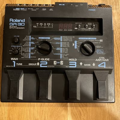 Roland GR-30 Guitar Synthesizer 1996 - 2000 - Black